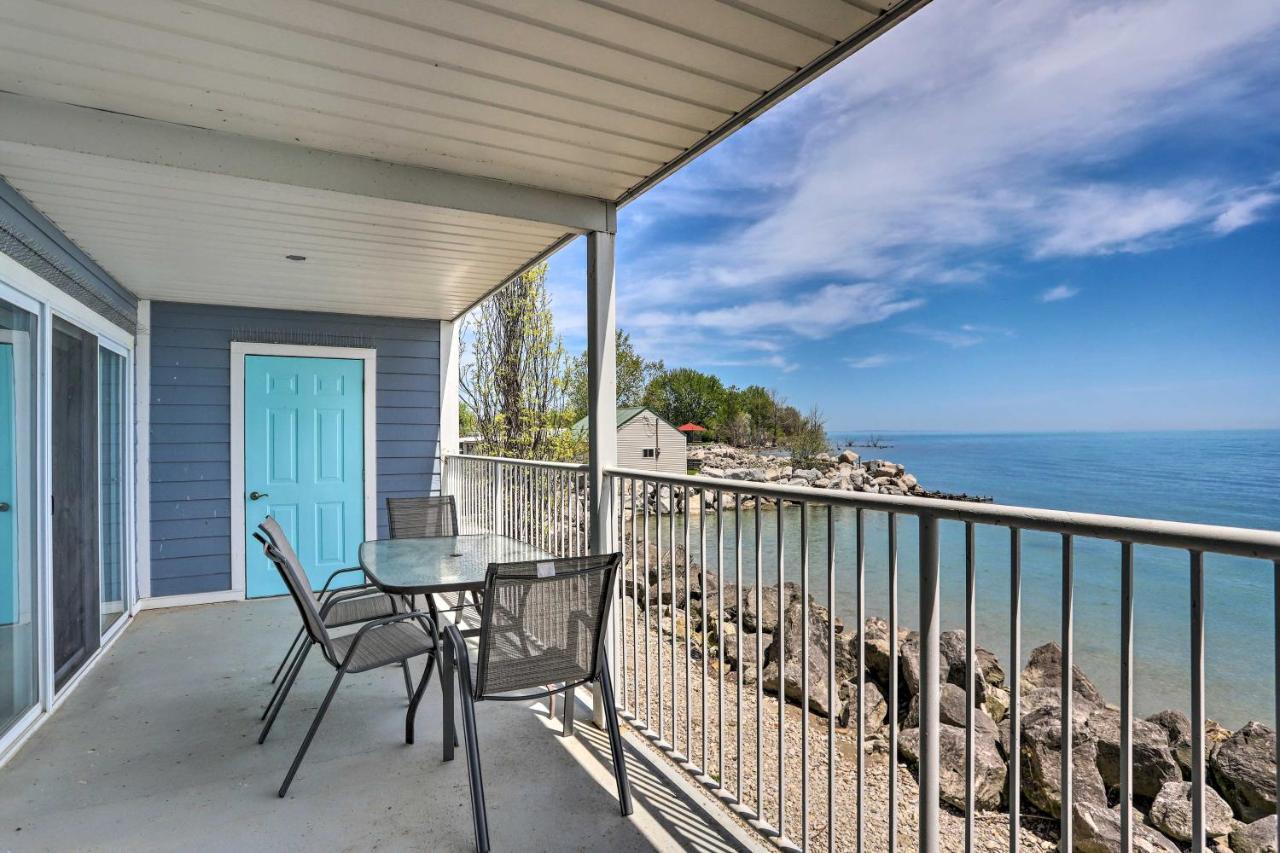 Cozy Lakefront Middle Bass Retreat With Balcony Put-in-Bay Eksteriør bilde