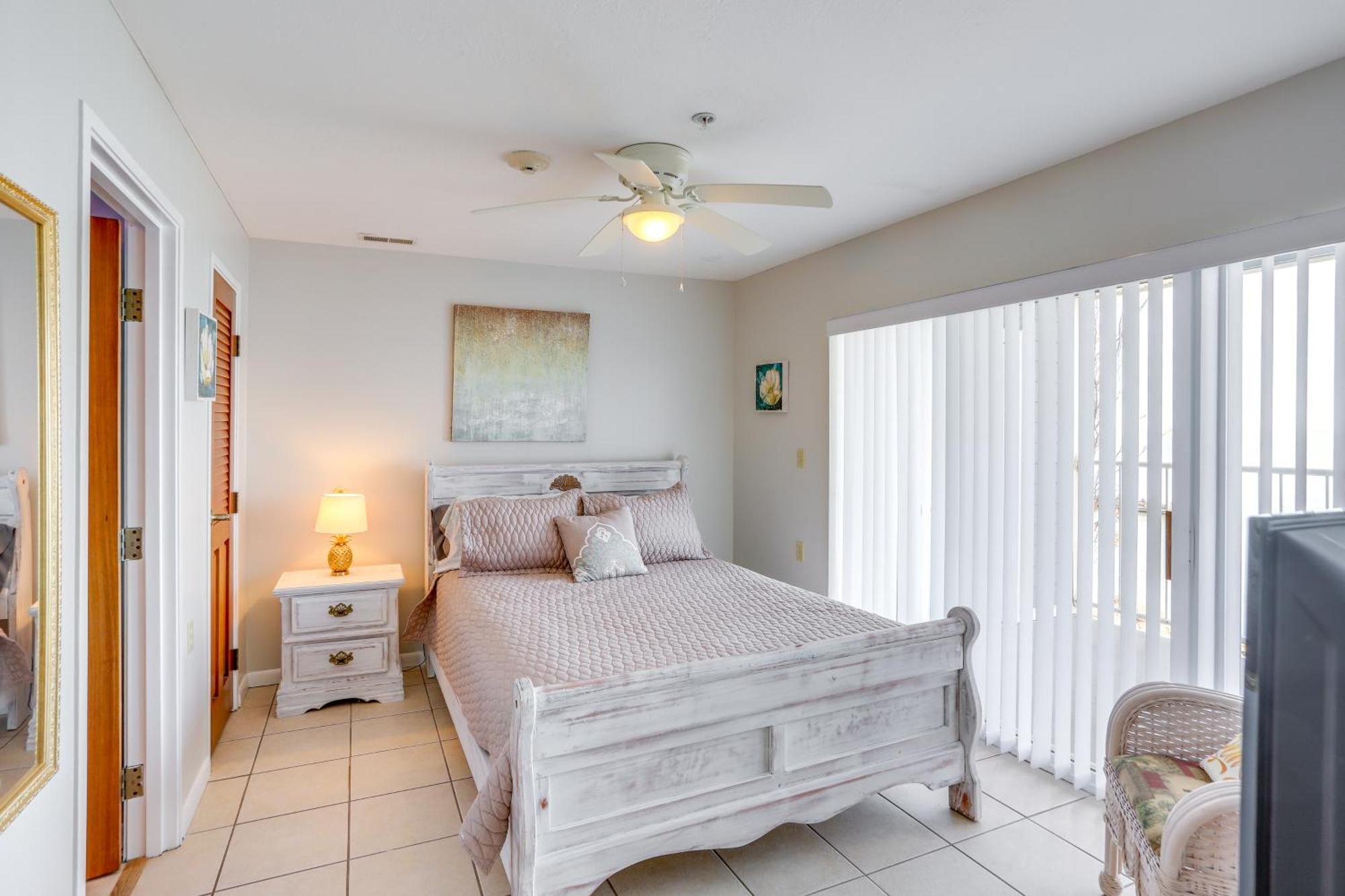 Cozy Lakefront Middle Bass Retreat With Balcony Put-in-Bay Eksteriør bilde