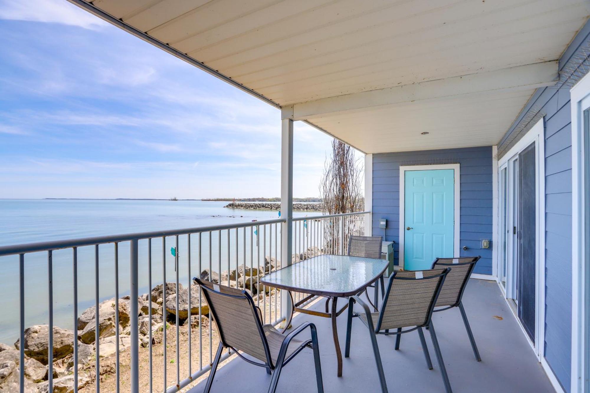 Cozy Lakefront Middle Bass Retreat With Balcony Put-in-Bay Eksteriør bilde