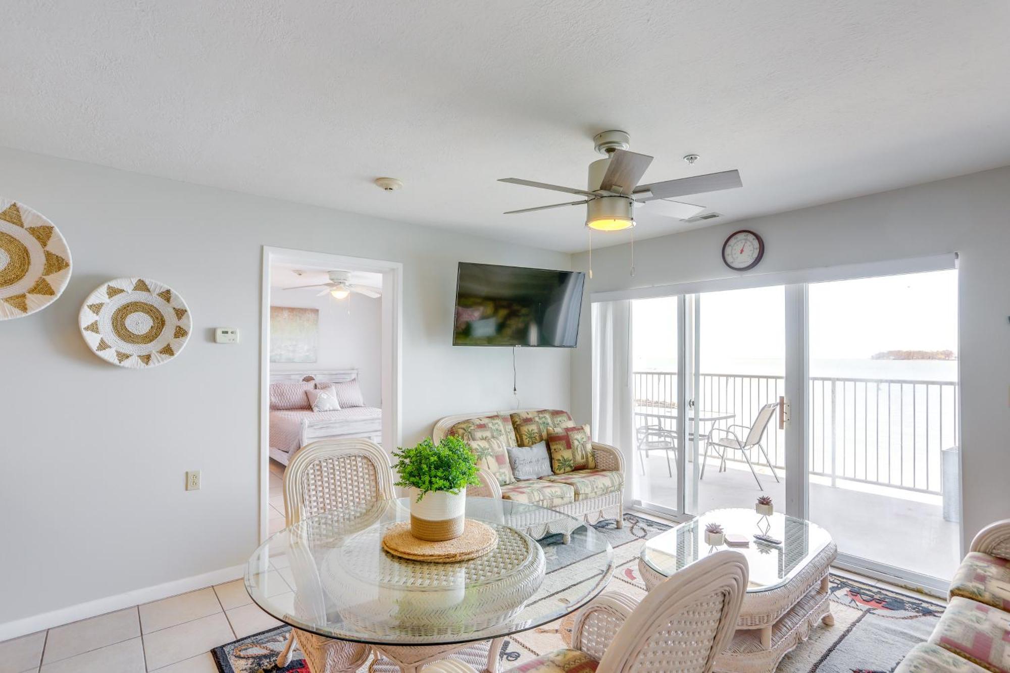 Cozy Lakefront Middle Bass Retreat With Balcony Put-in-Bay Eksteriør bilde