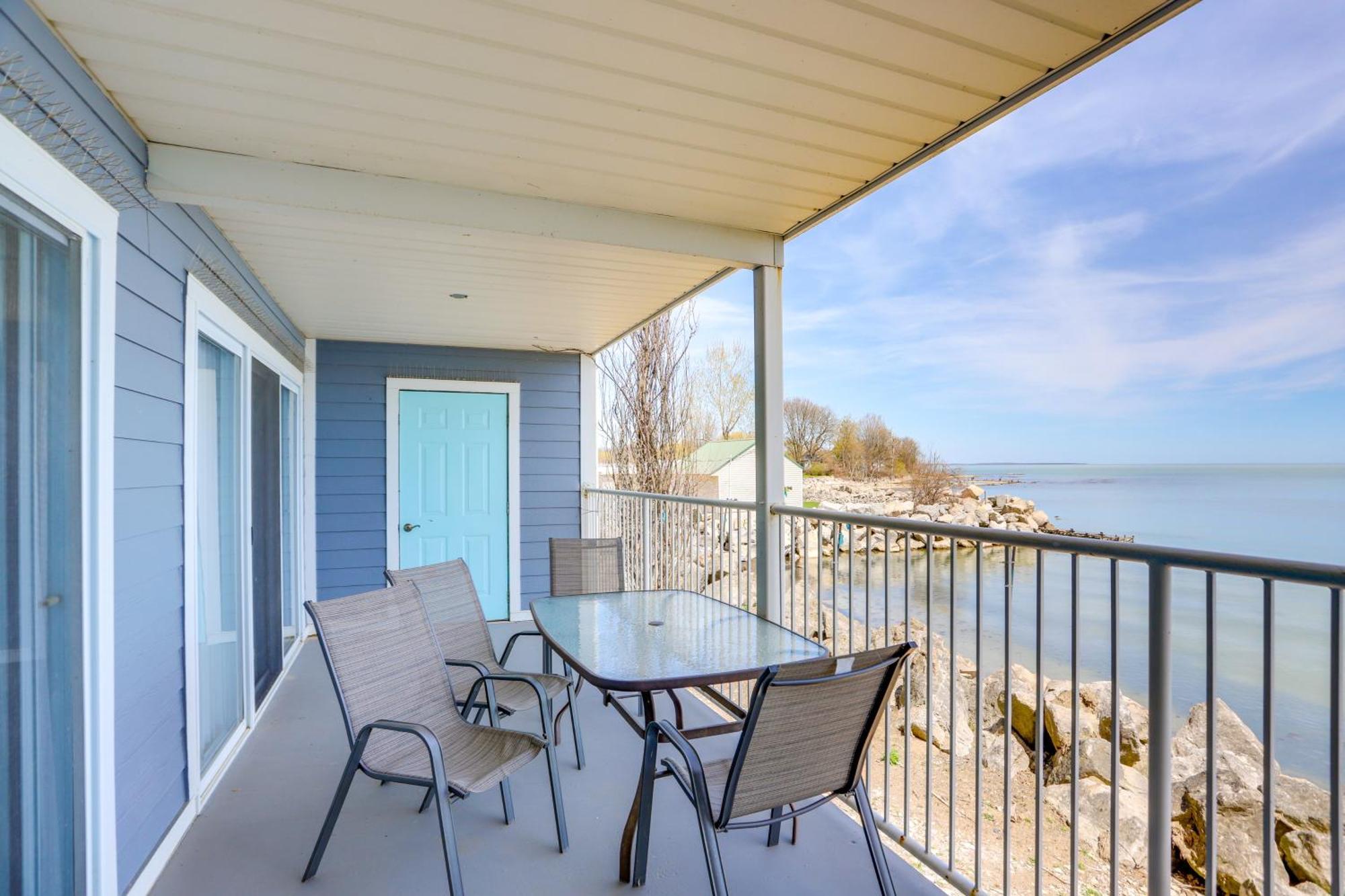 Cozy Lakefront Middle Bass Retreat With Balcony Put-in-Bay Eksteriør bilde