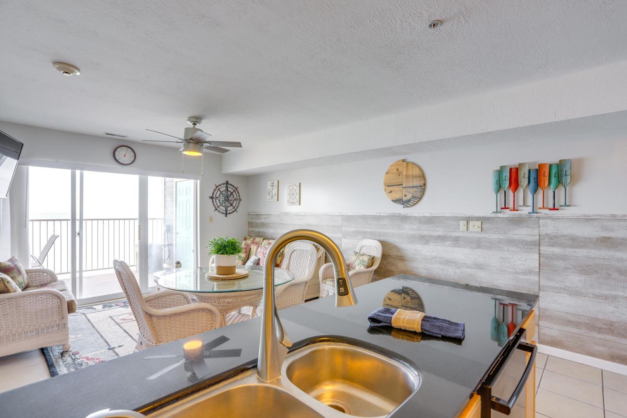Cozy Lakefront Middle Bass Retreat With Balcony Put-in-Bay Eksteriør bilde